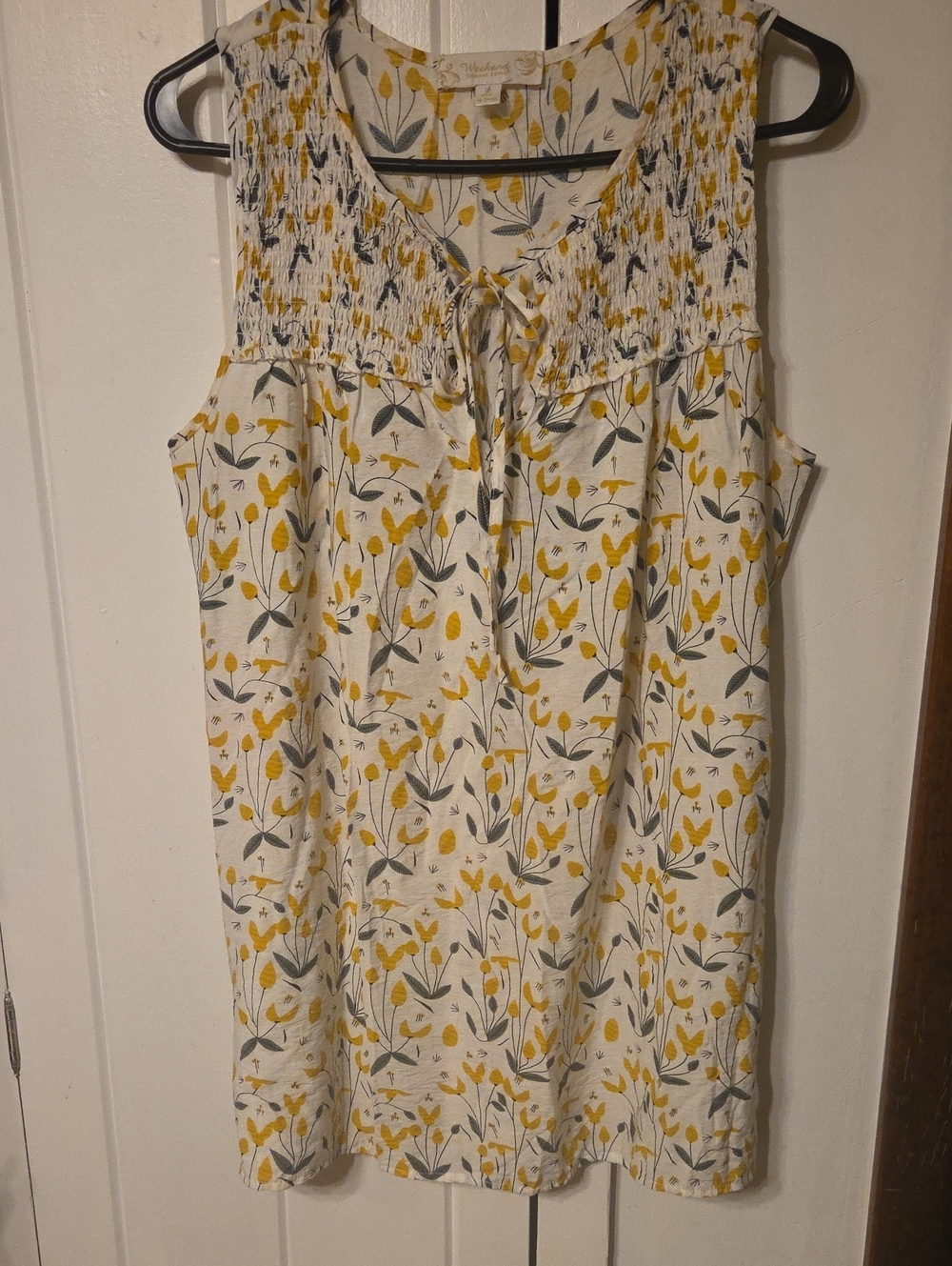 Sleeveless Smocked Floral Tank Top - Yellow/Gray